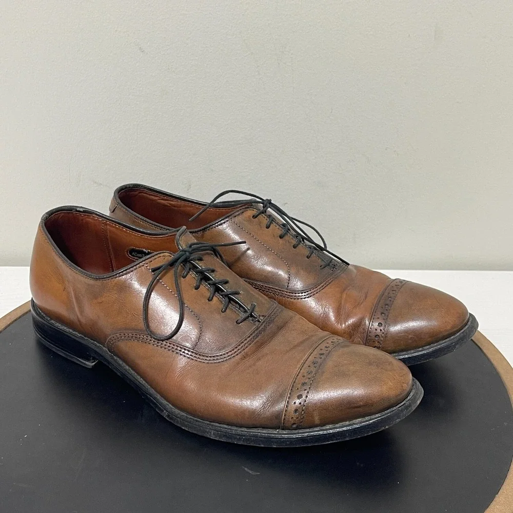 Allen Edmonds Fifth Avenue Men 9.5 C Oxford Cap Toe Brown Leather Quiet Luxury